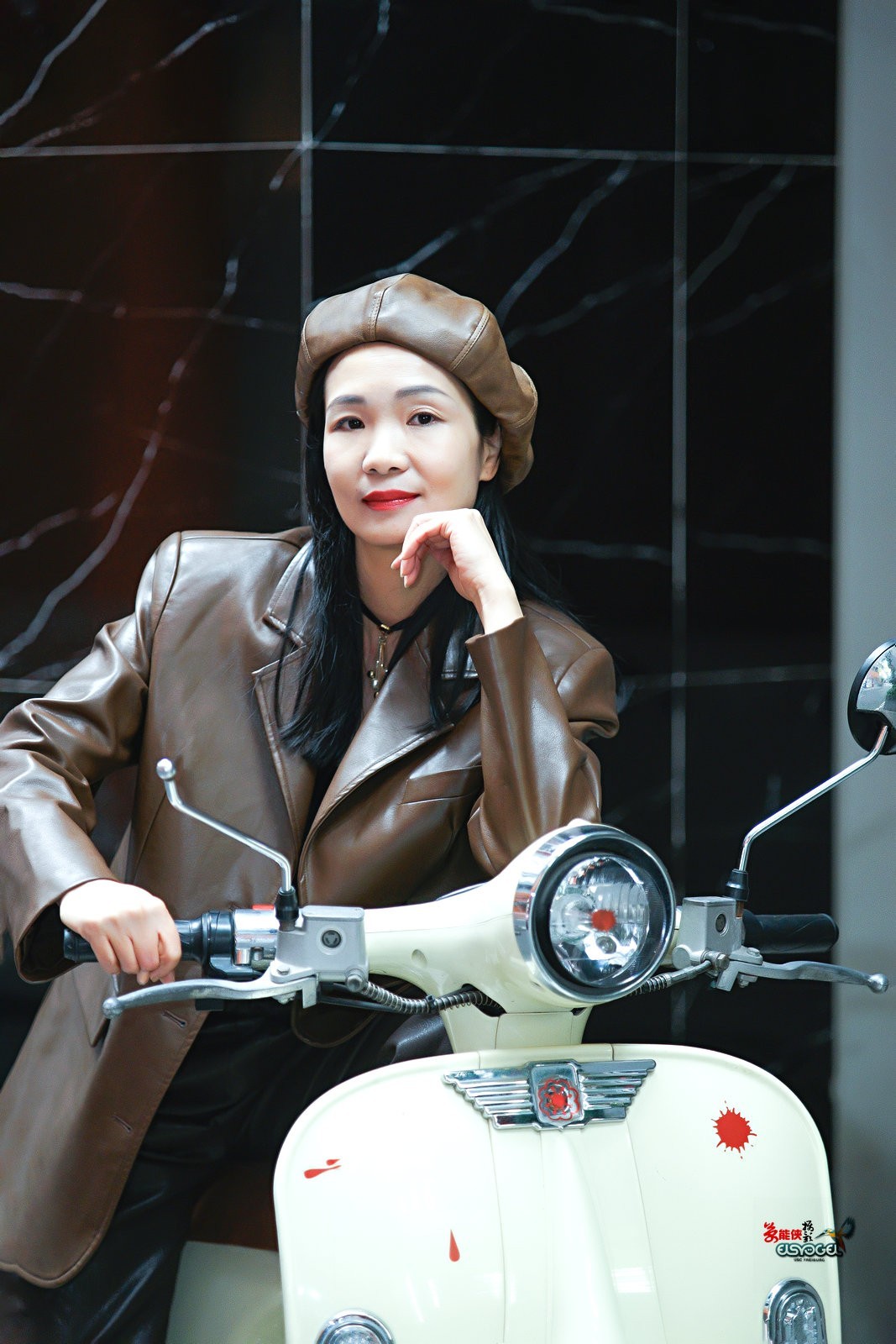 【复古中性风美女】--丰银