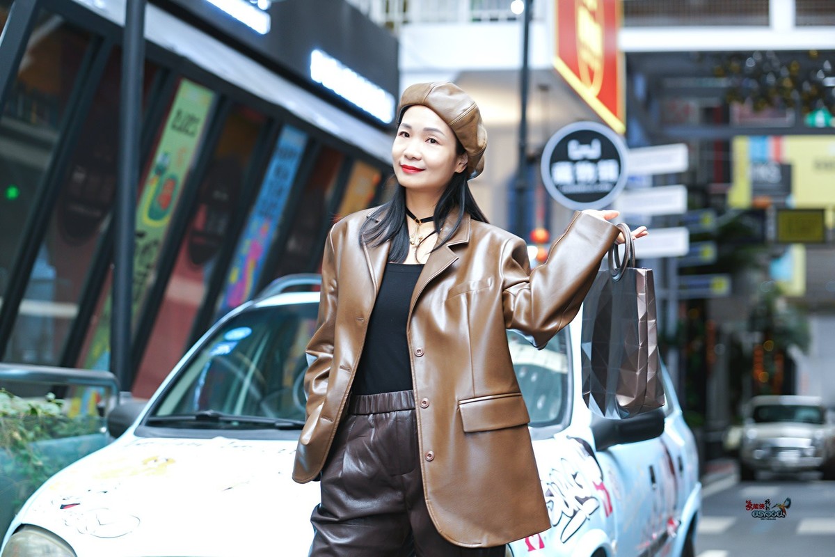 【复古中性风美女】--丰银