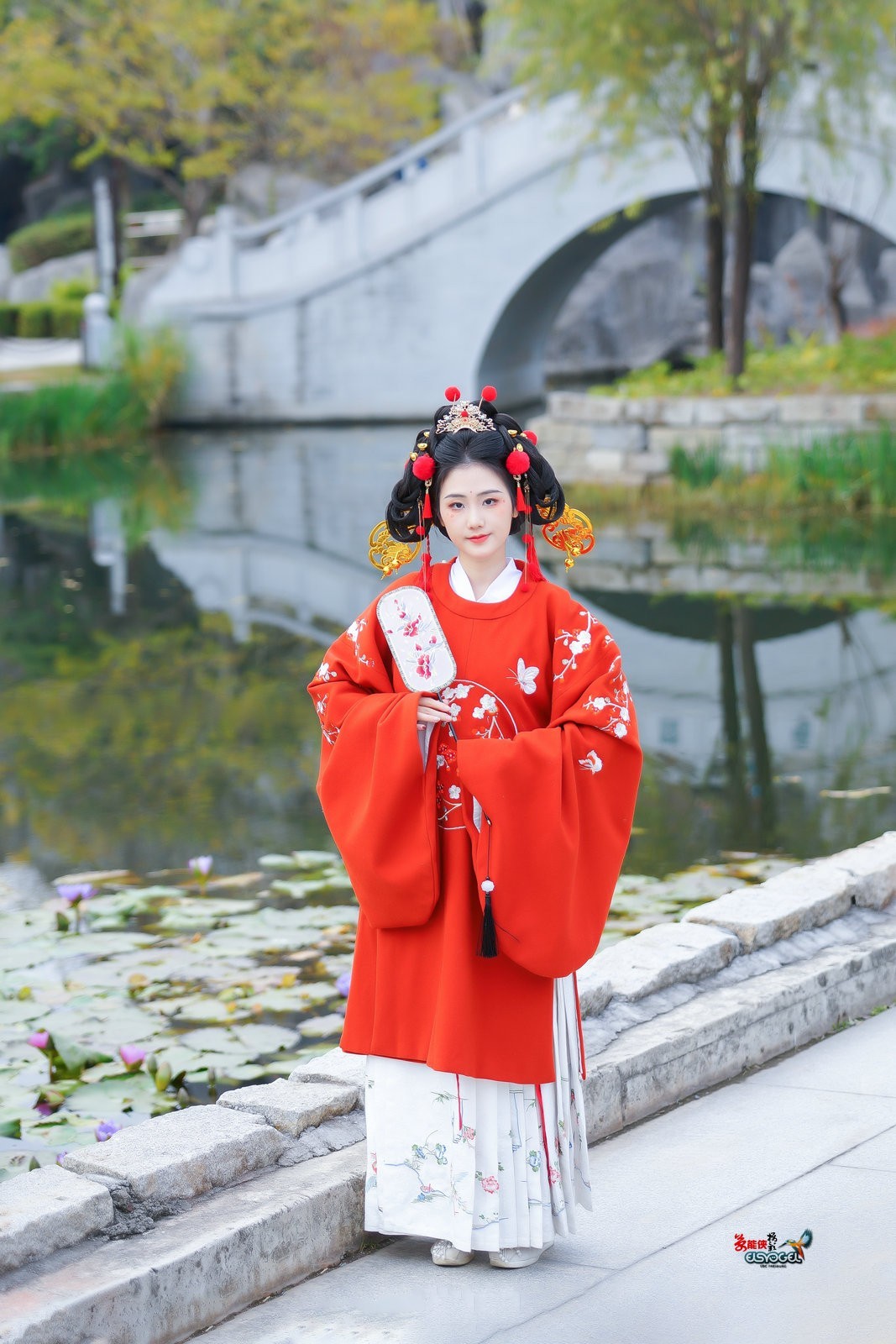 【财神少女】--- 半鹿