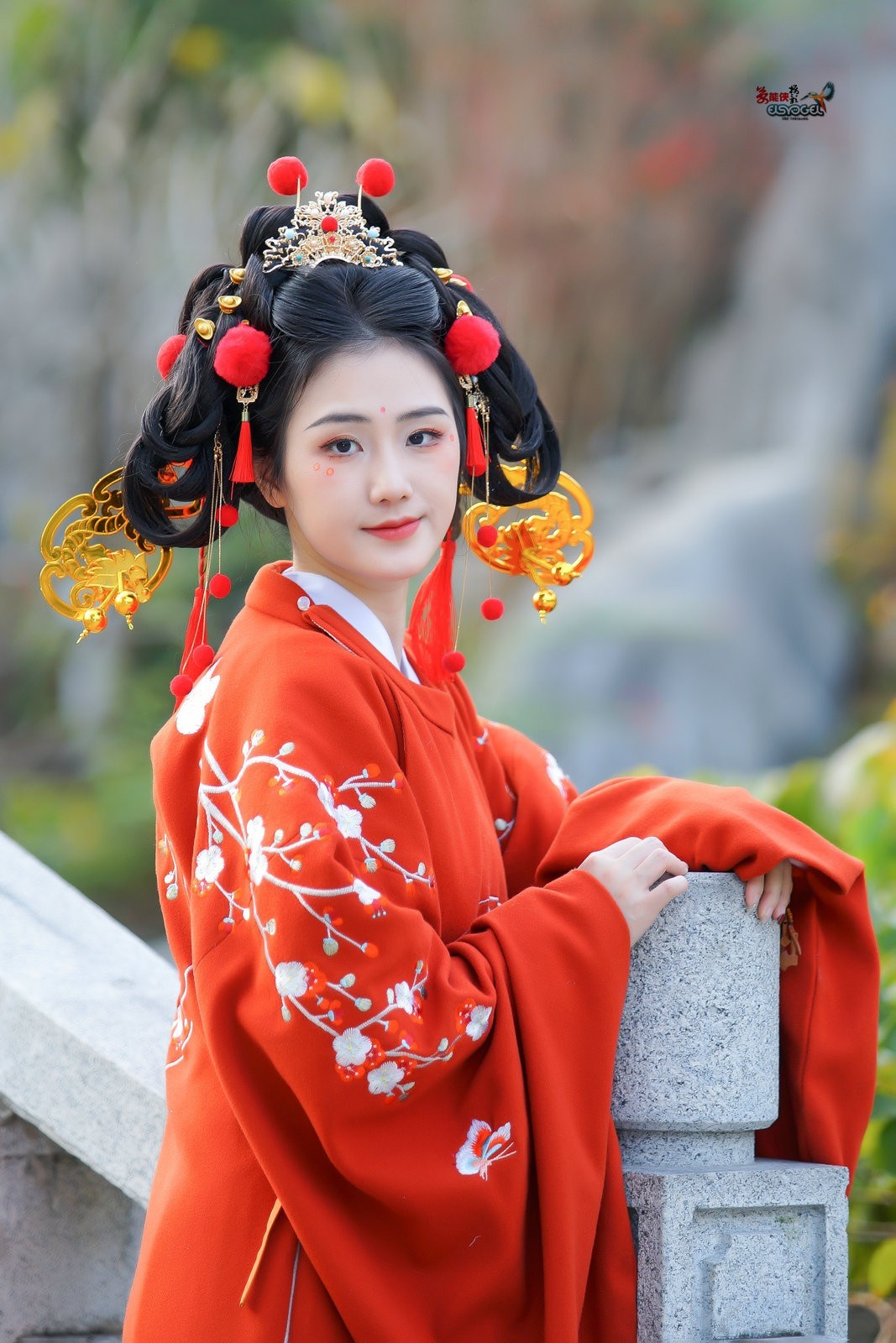 【财神少女】--- 半鹿