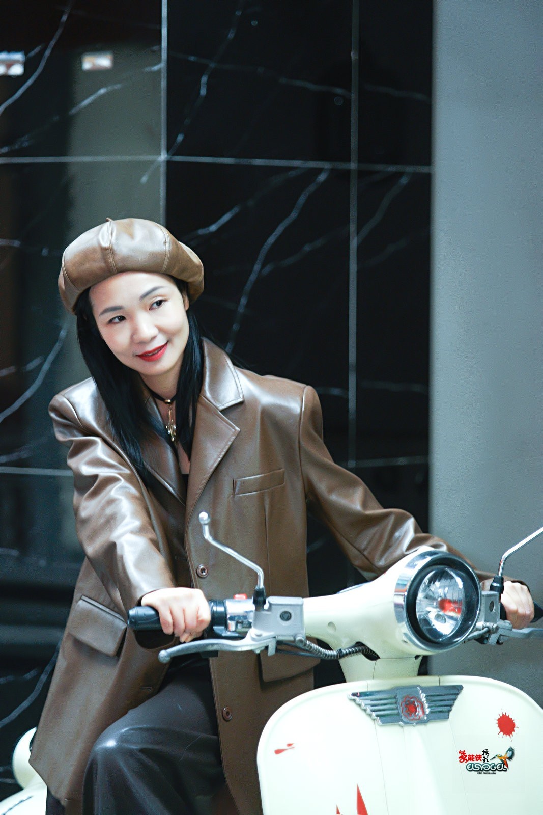 【复古中性风美女】--丰银