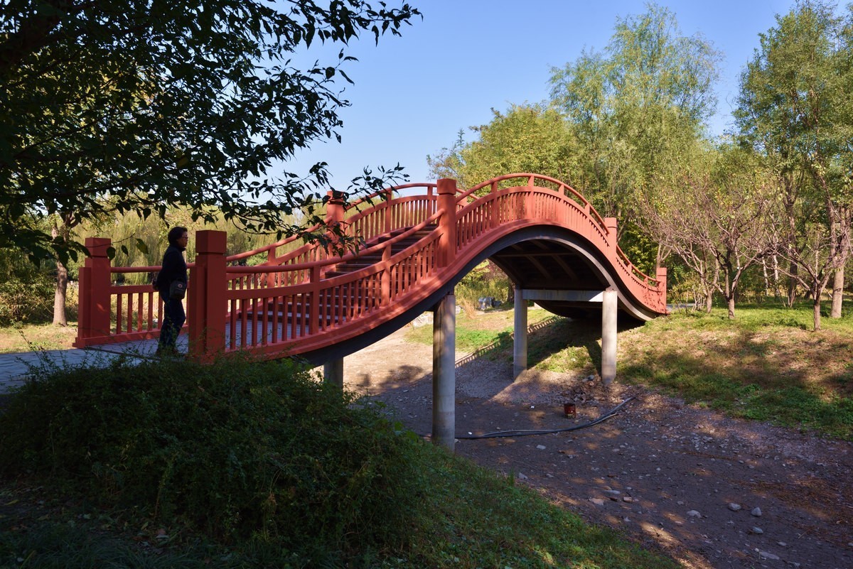 京西玉泉山下稻花飘香    1/3