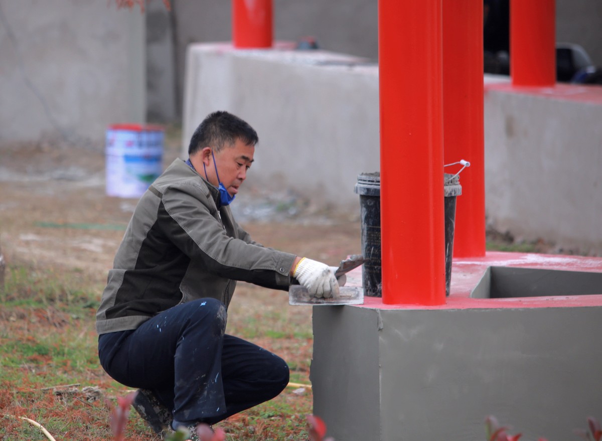 滨河景观带随拍之辛勤的园丁