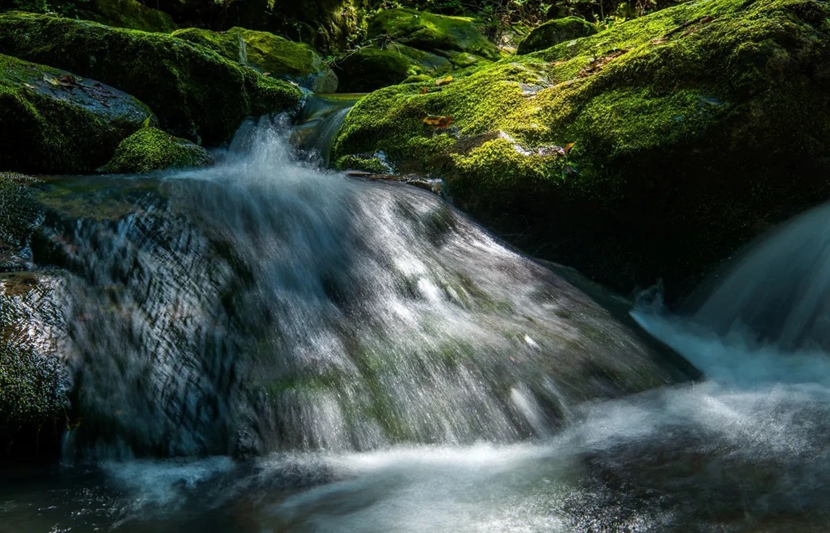 山间溪瀑--上三角架,滤镜