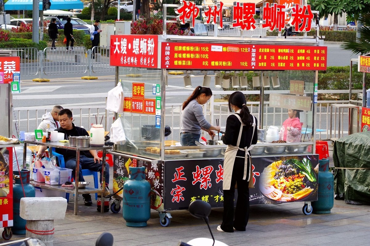 节日用宾得DA 55-300mm f/4.5-6.3 ED PLM WR 镜头街拍