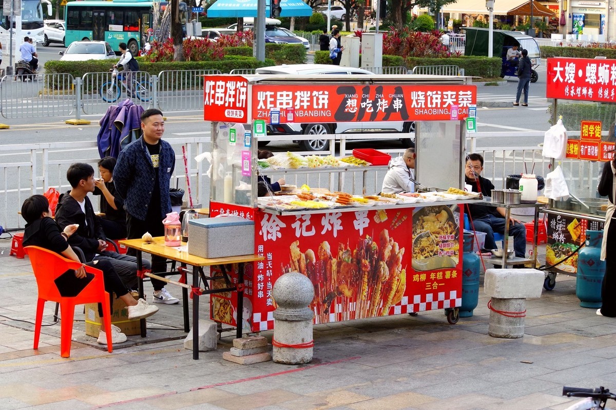 节日用宾得DA 55-300mm f/4.5-6.3 ED PLM WR 镜头街拍