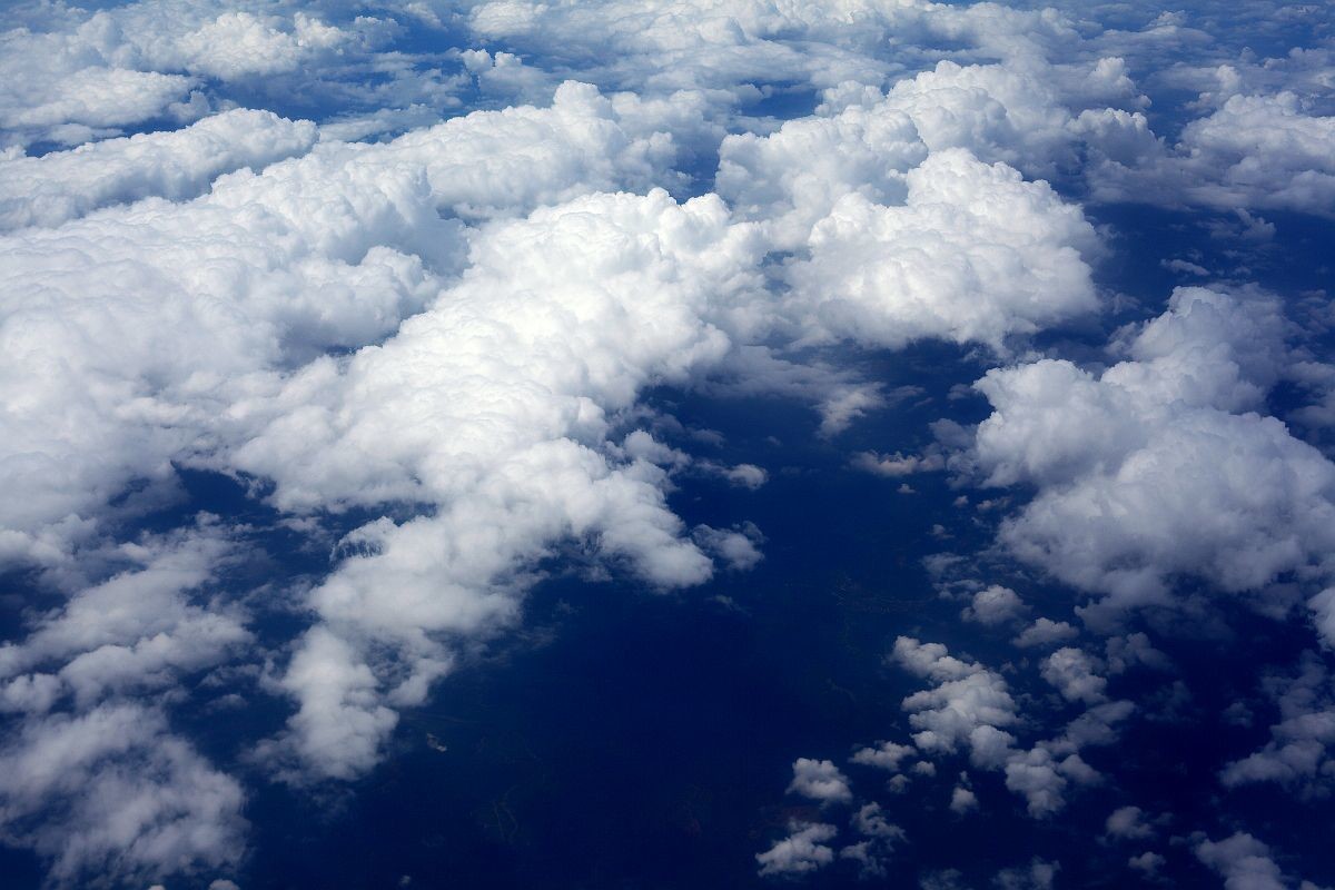 云海（一）（飞厦门途中所拍）