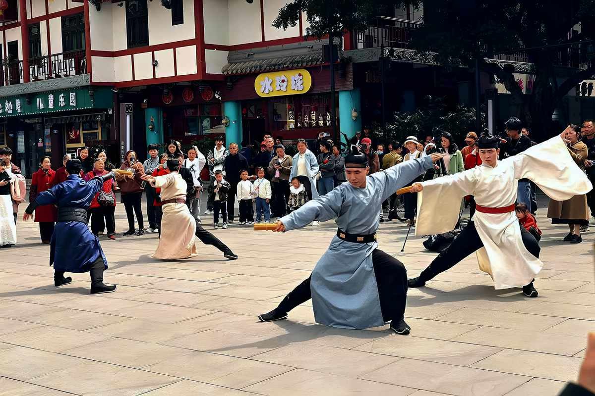 抓拍----成都罨画池广场文艺表演（一）