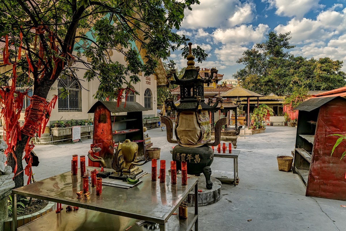 云南瑞丽：金鸭塔 · 观音寺