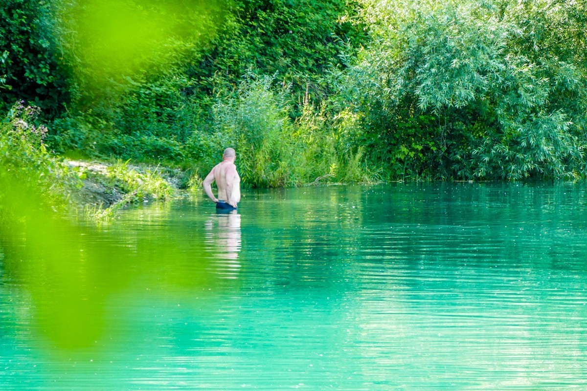 “野湖私泳”--相应“党国”节能号召，节气省油，支持（愚痴）污国！