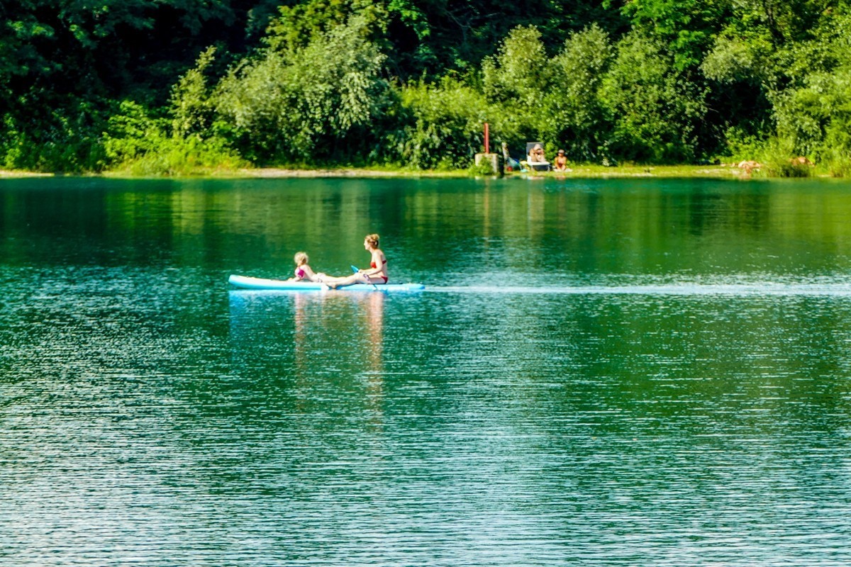 “野湖私泳”--相应“党国”节能号召，节气省油，支持（愚痴）污国！
