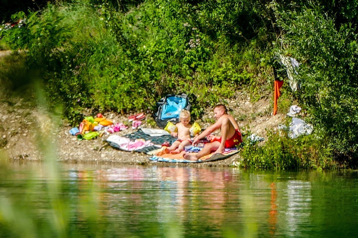 “野湖私泳”--相应“党国”节能号召，节气省油，支持（愚痴）污国！