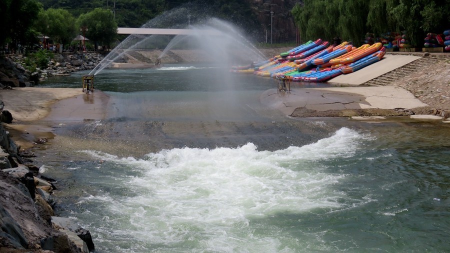 027【不老松：东戴河游纪】借永安峡峪还未放人漂流之际敢紧拍点景片！很美呀！谁的钱