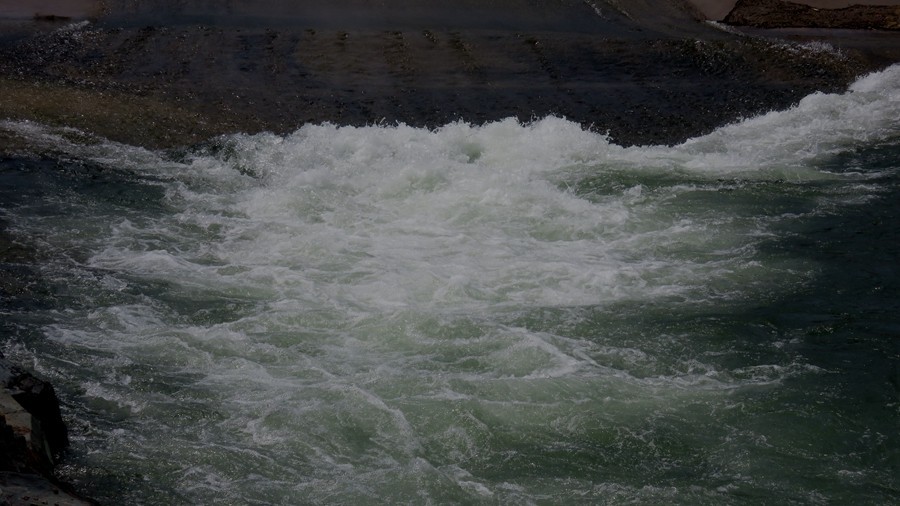 027【不老松：东戴河游纪】借永安峡峪还未放人漂流之际敢紧拍点景片！很美呀！谁的钱