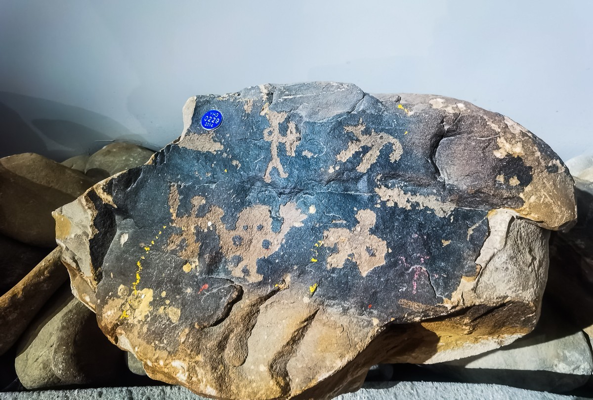 宁夏银川  贺兰山岩画～掠影