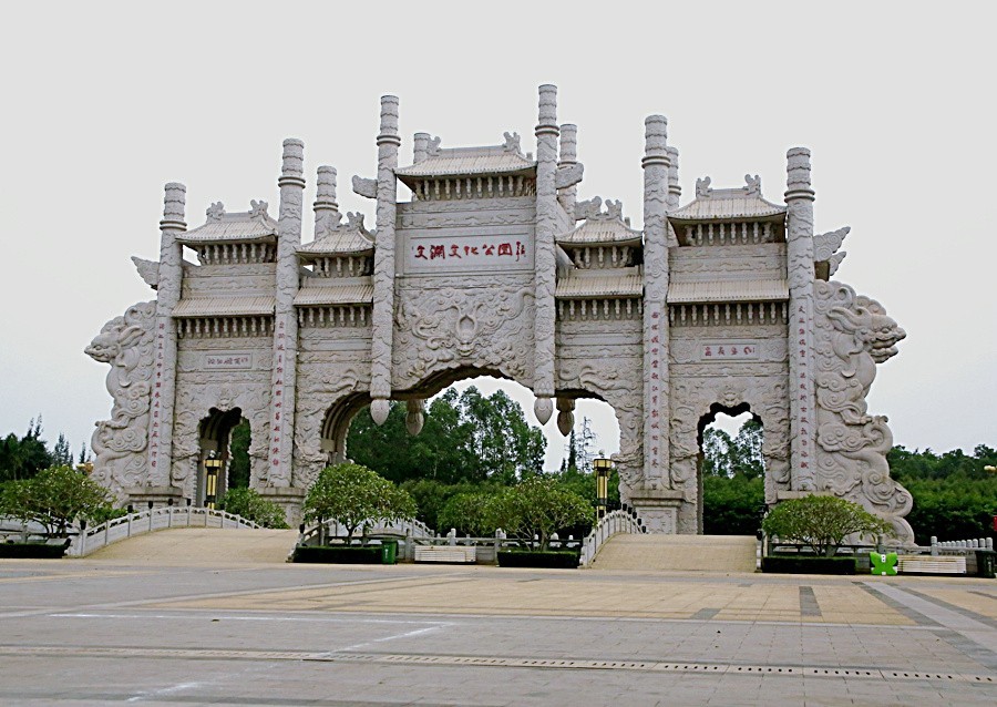 487《不老松：忆海南游记》拍摄去往临髙县城的路景！（要买些东西要到二十里外的临髙