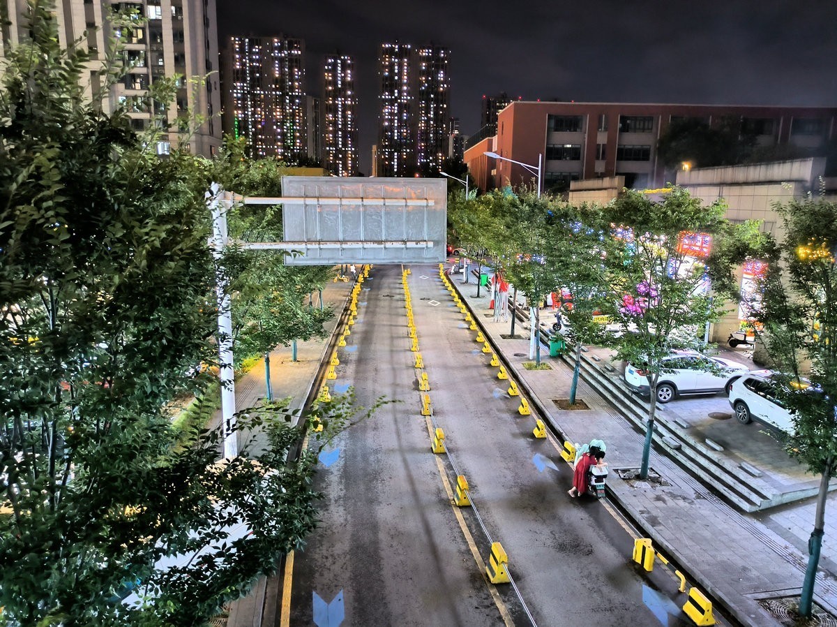 漫步星城 走街串巷（477）开轩纳微凉