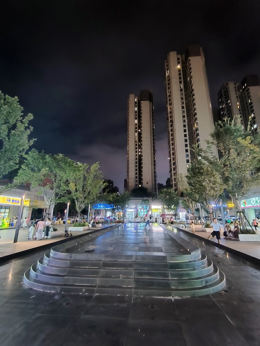 漫步星城 走街串巷（477）开轩纳微凉