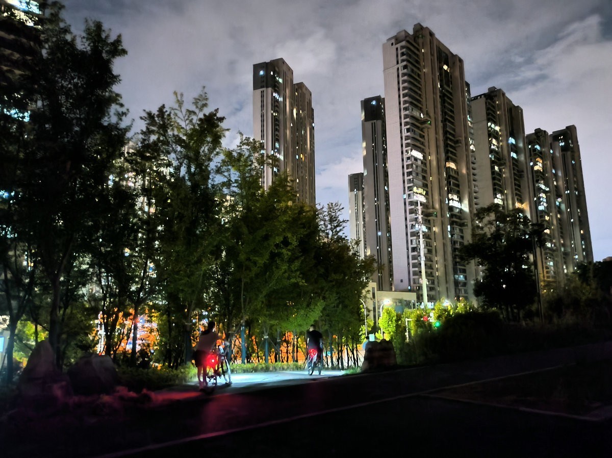 漫步星城 走街串巷（477）开轩纳微凉