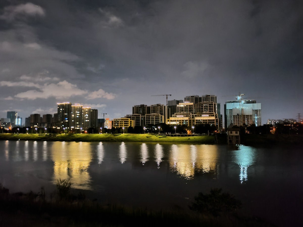 漫步星城 走街串巷（477）开轩纳微凉