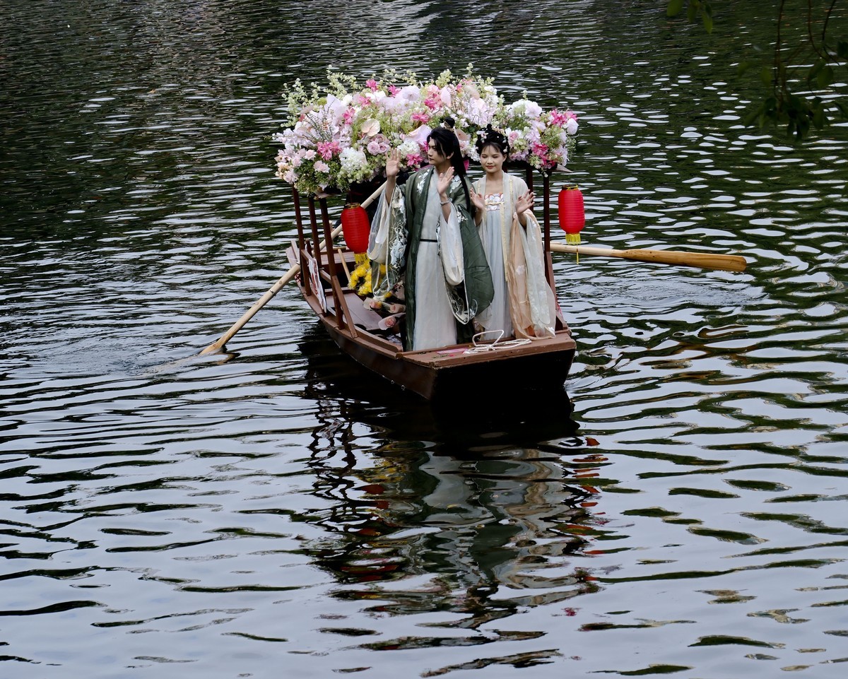 荔湾湖花船游 (二)