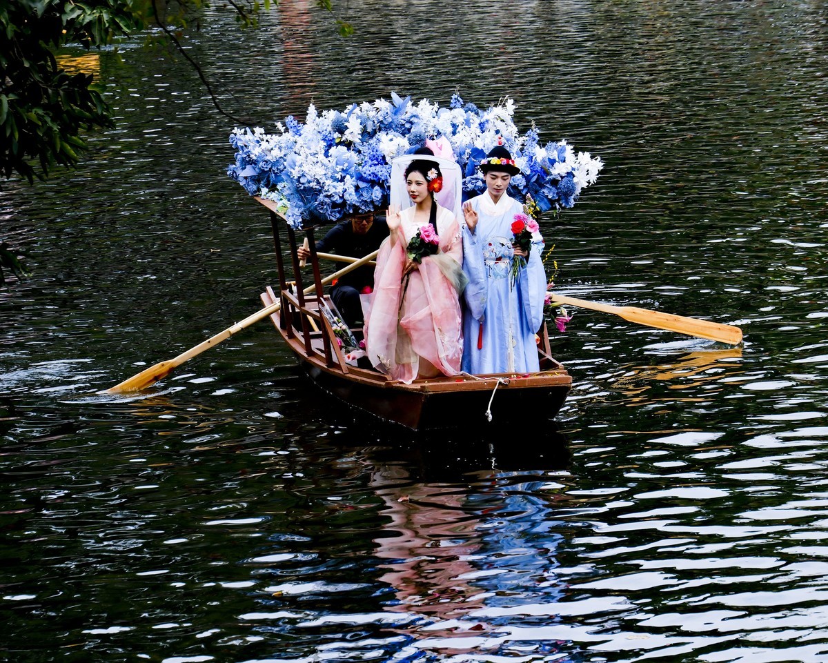 荔湾湖花船游 (二)