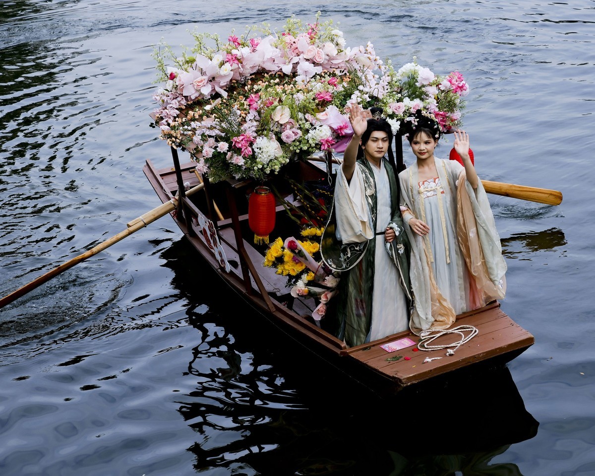 荔湾湖花船游 (二)