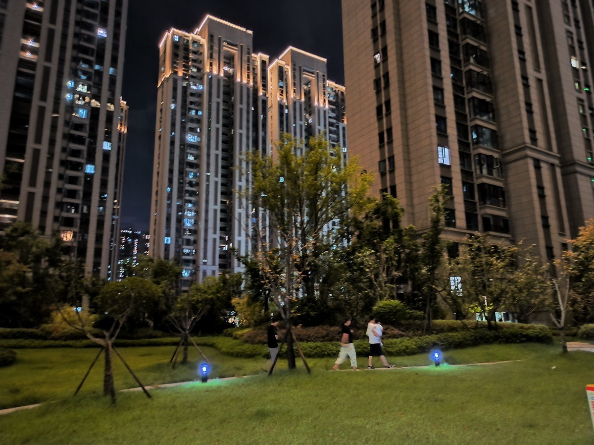 漫步星城 走街串巷（477）开轩纳微凉