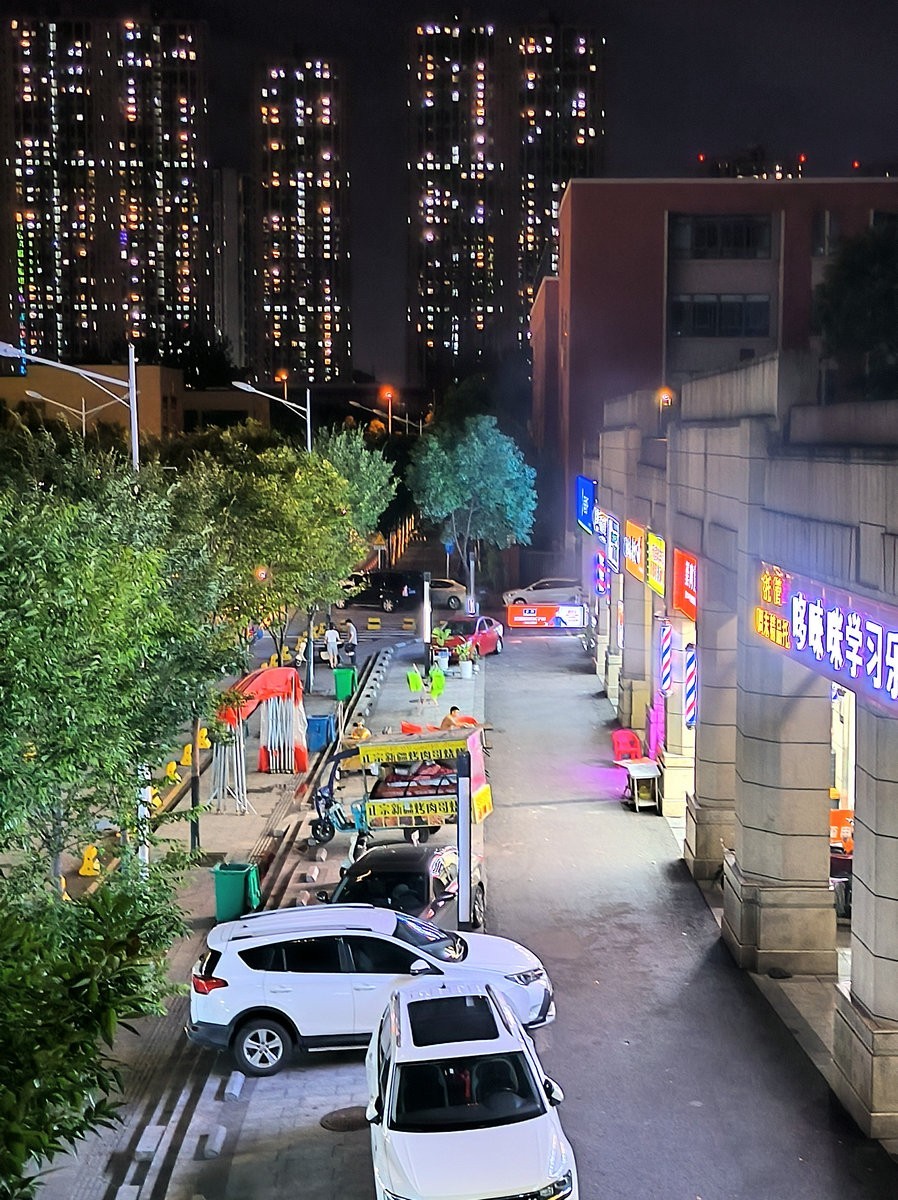 漫步星城 走街串巷（477）开轩纳微凉