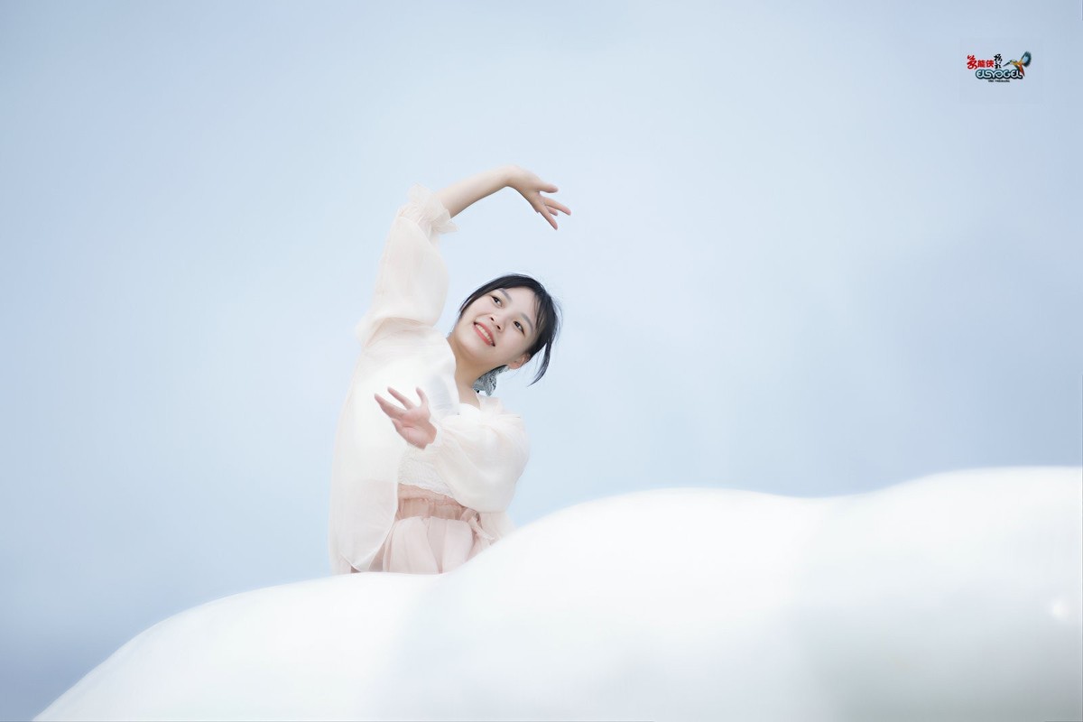 【云端少女】---佳佳