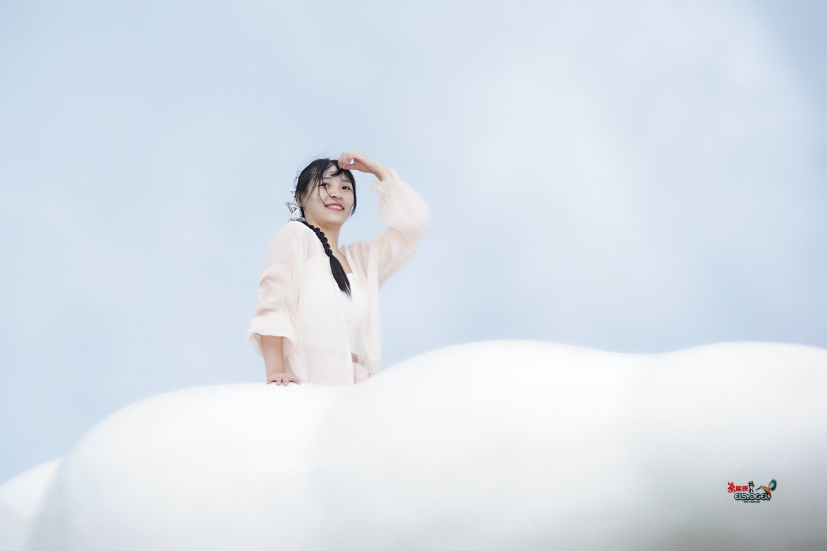 【云端少女】---佳佳