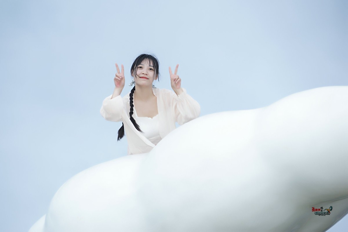 【云端少女】---佳佳