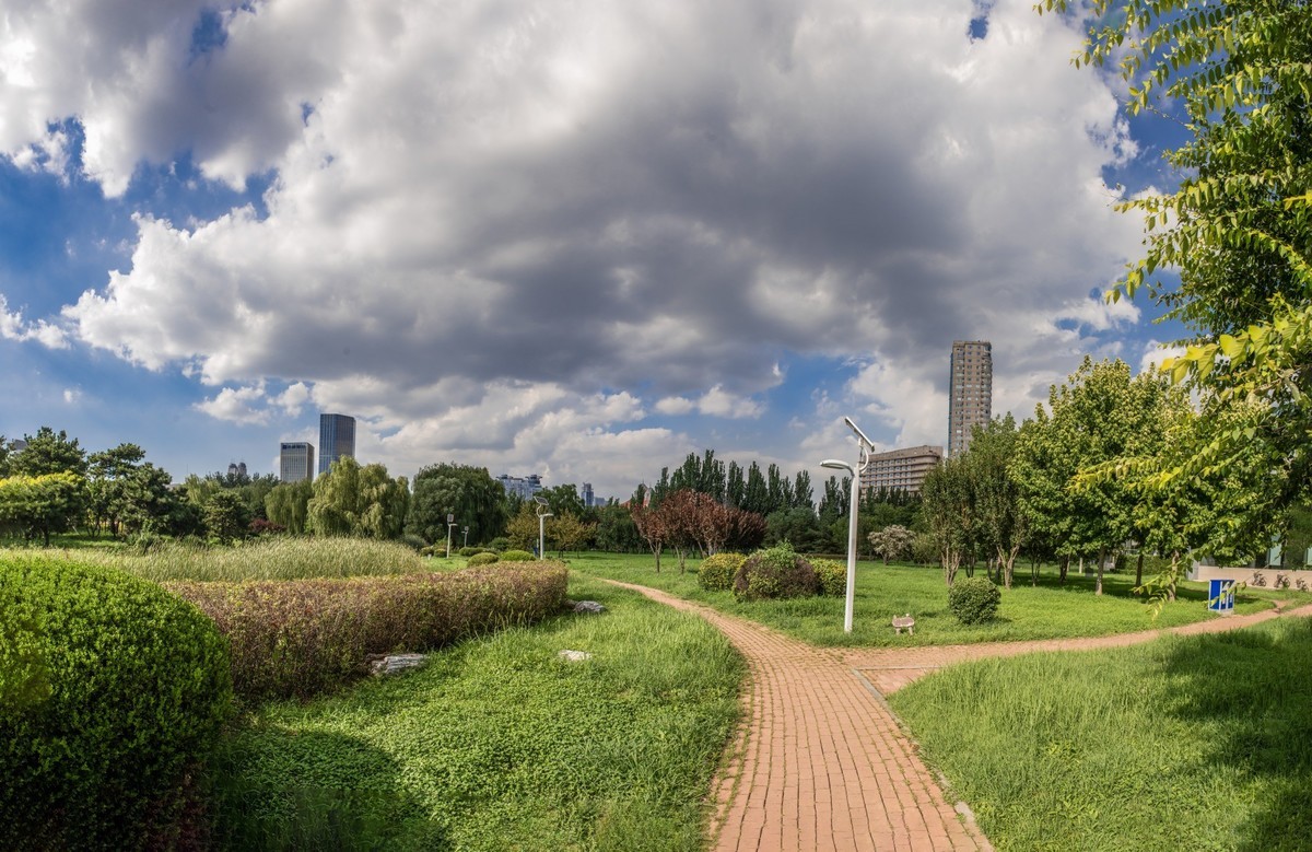 初秋的公园风光