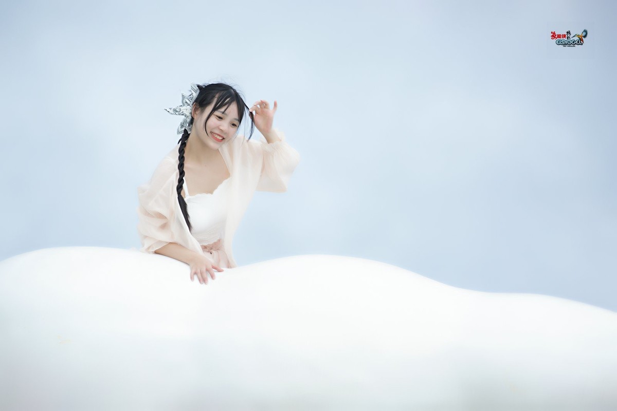 【云端少女】---佳佳