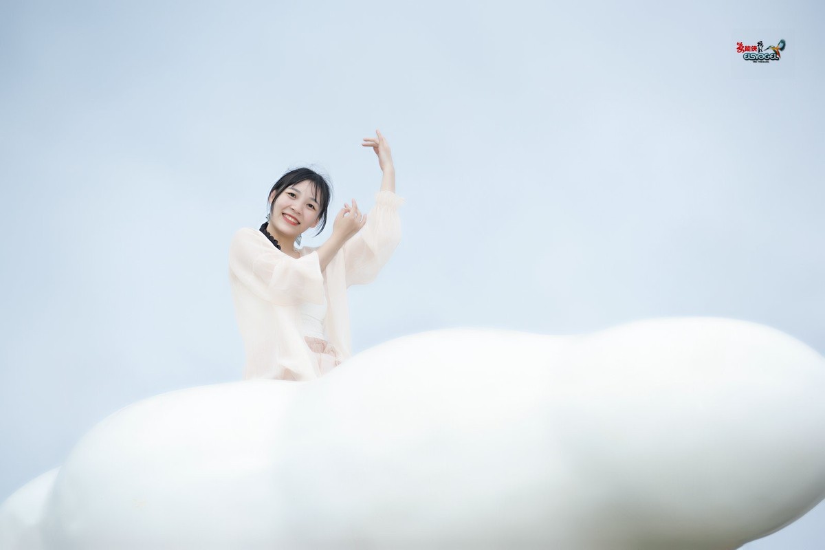 【云端少女】---佳佳