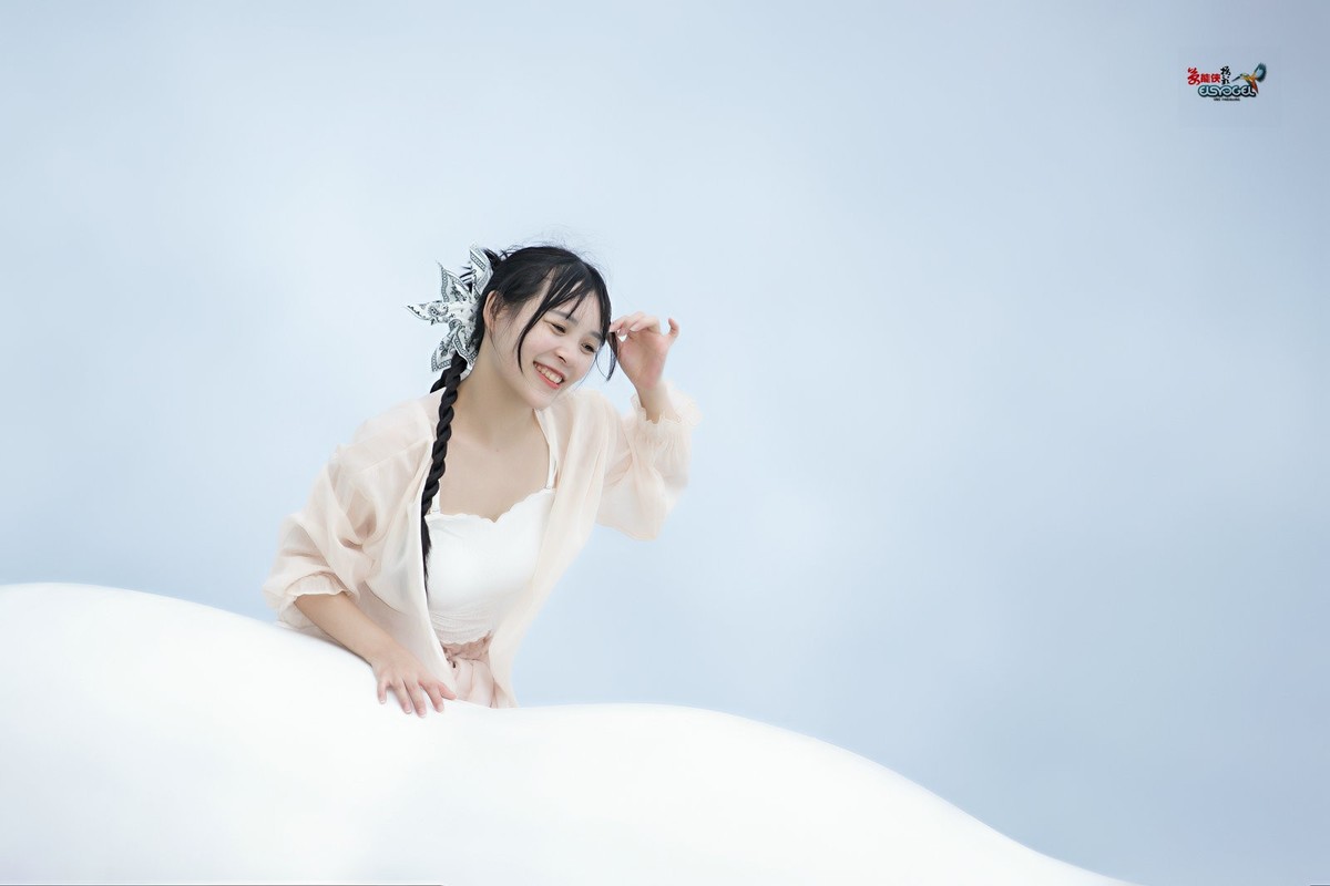 【云端少女】---佳佳