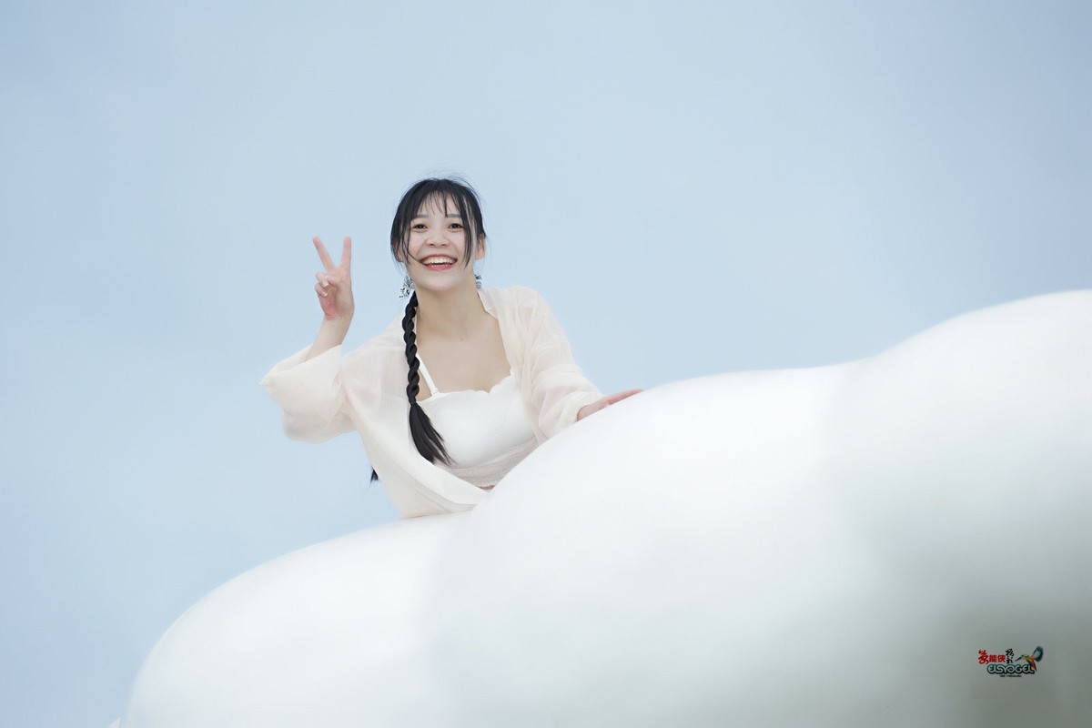 【云端少女】---佳佳