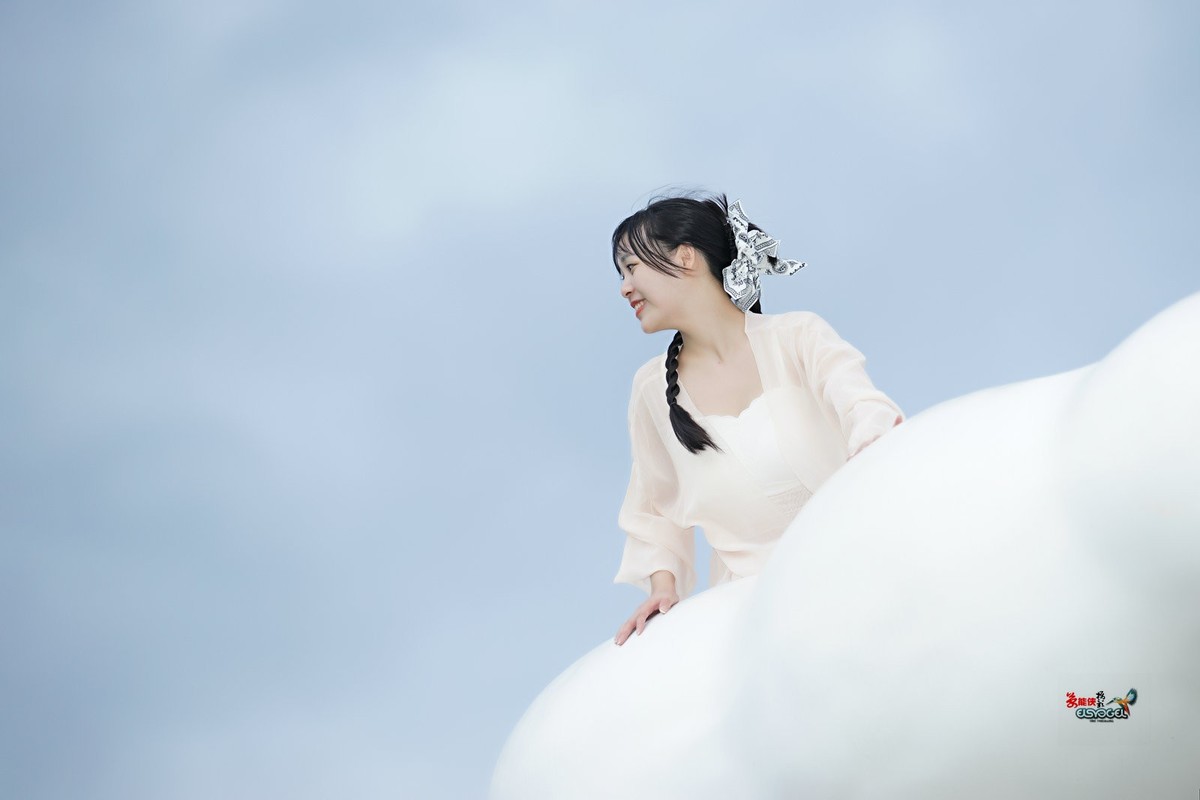 【云端少女】---佳佳