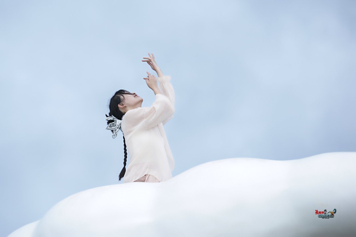 【云端少女】---佳佳