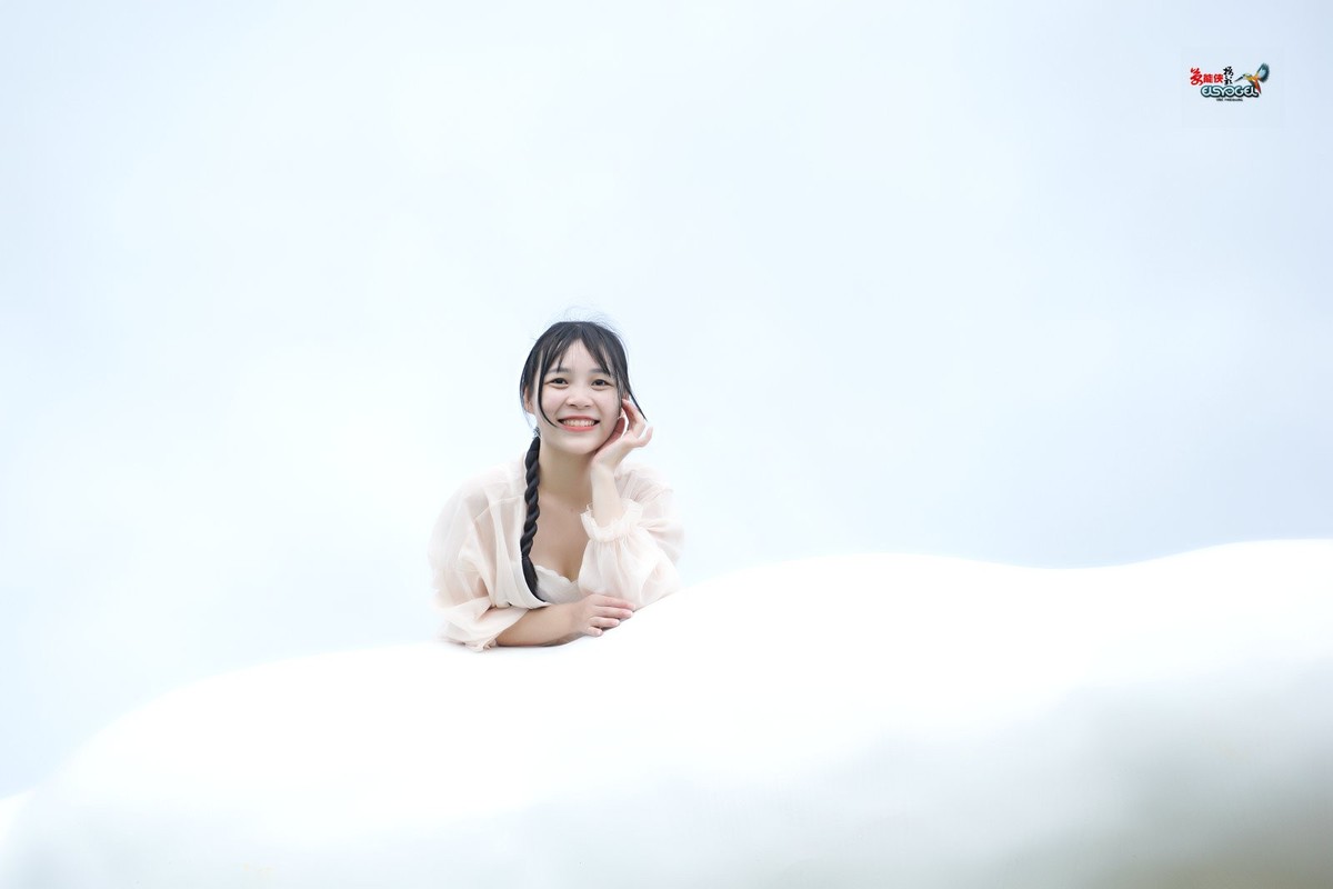 【云端少女】---佳佳