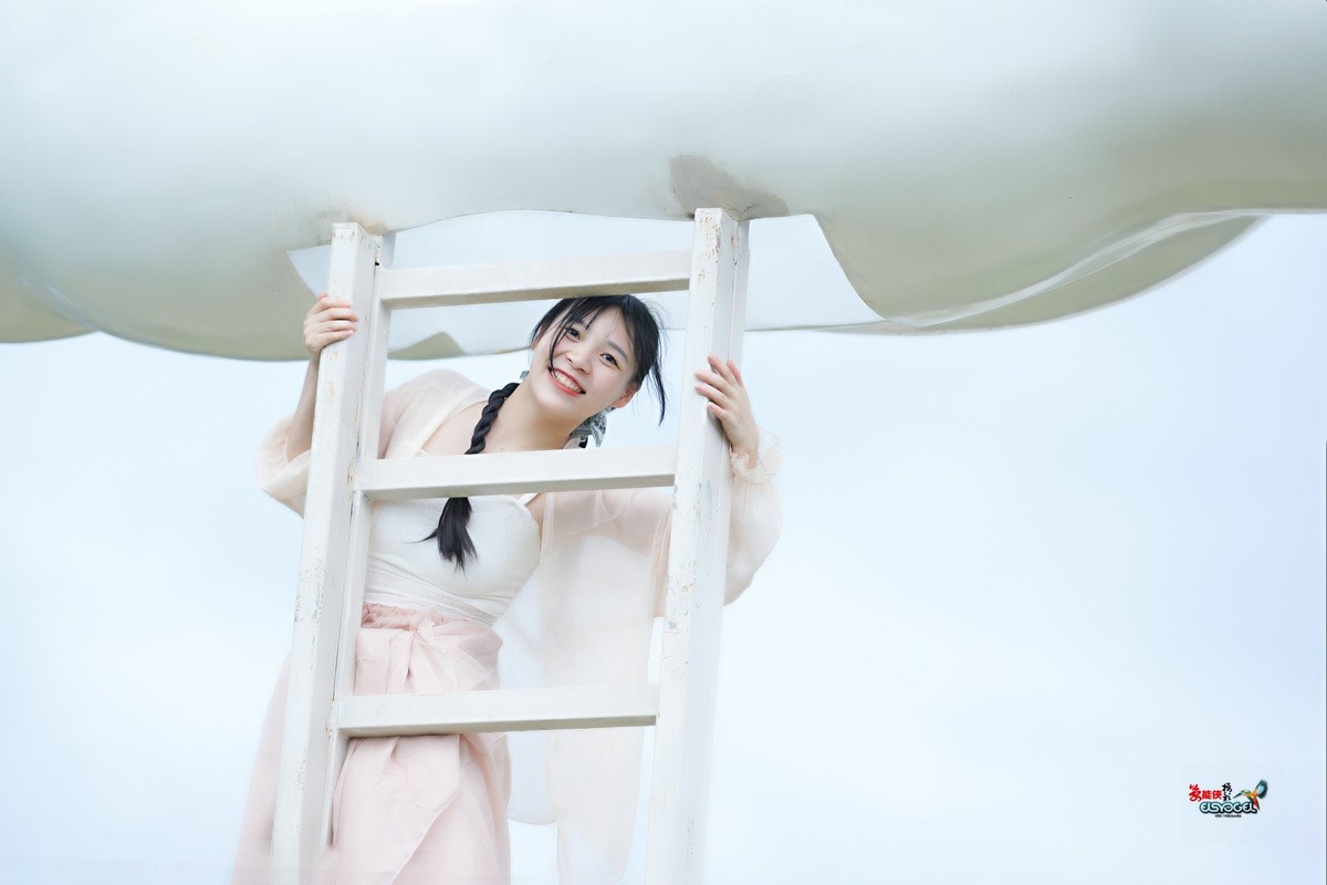 【云端少女】---佳佳