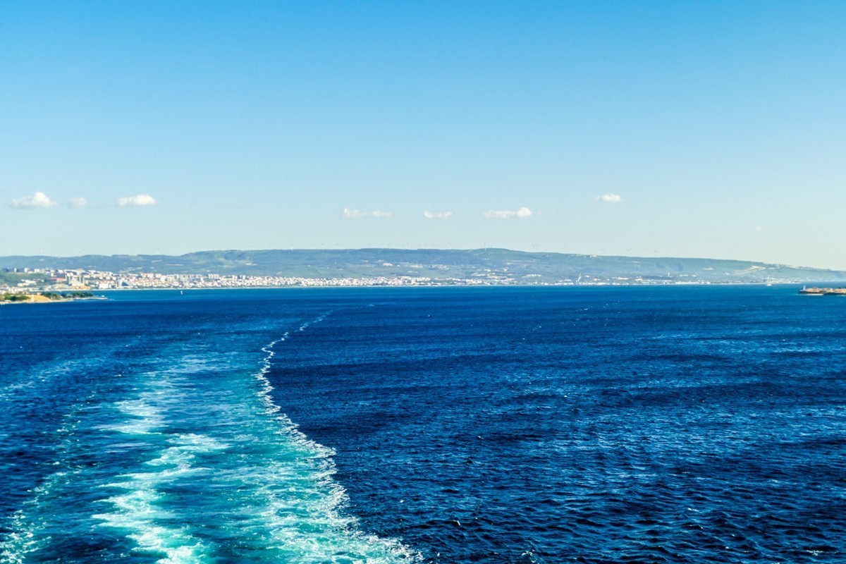 “船行“爱琴海”之--穿越“Dardanellen海峡”--祝师友节日快乐！！