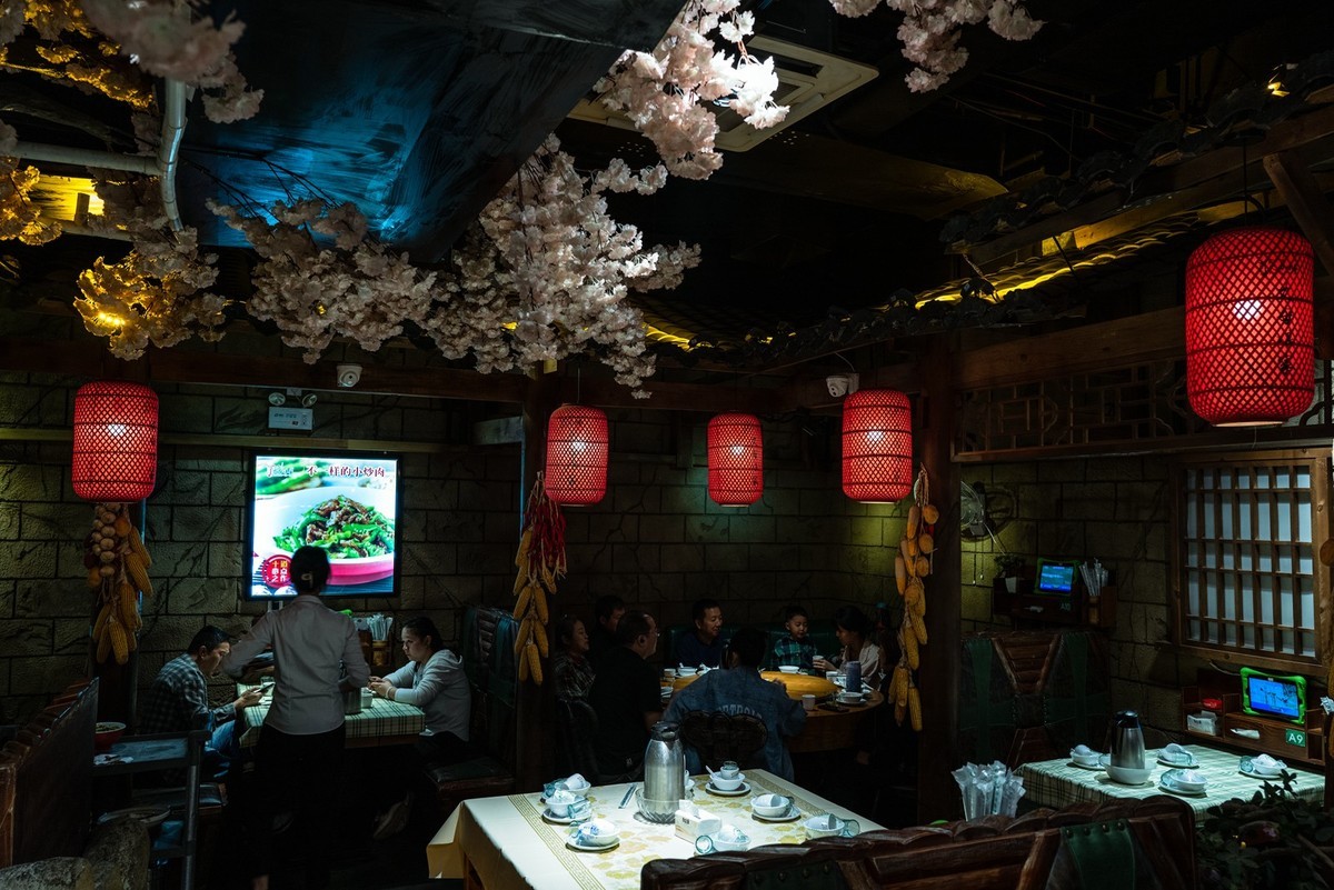 Lecia Q2 ( 湘菜馆随拍 )