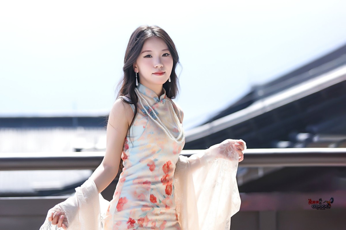 【午后旗袍少女】---思韵