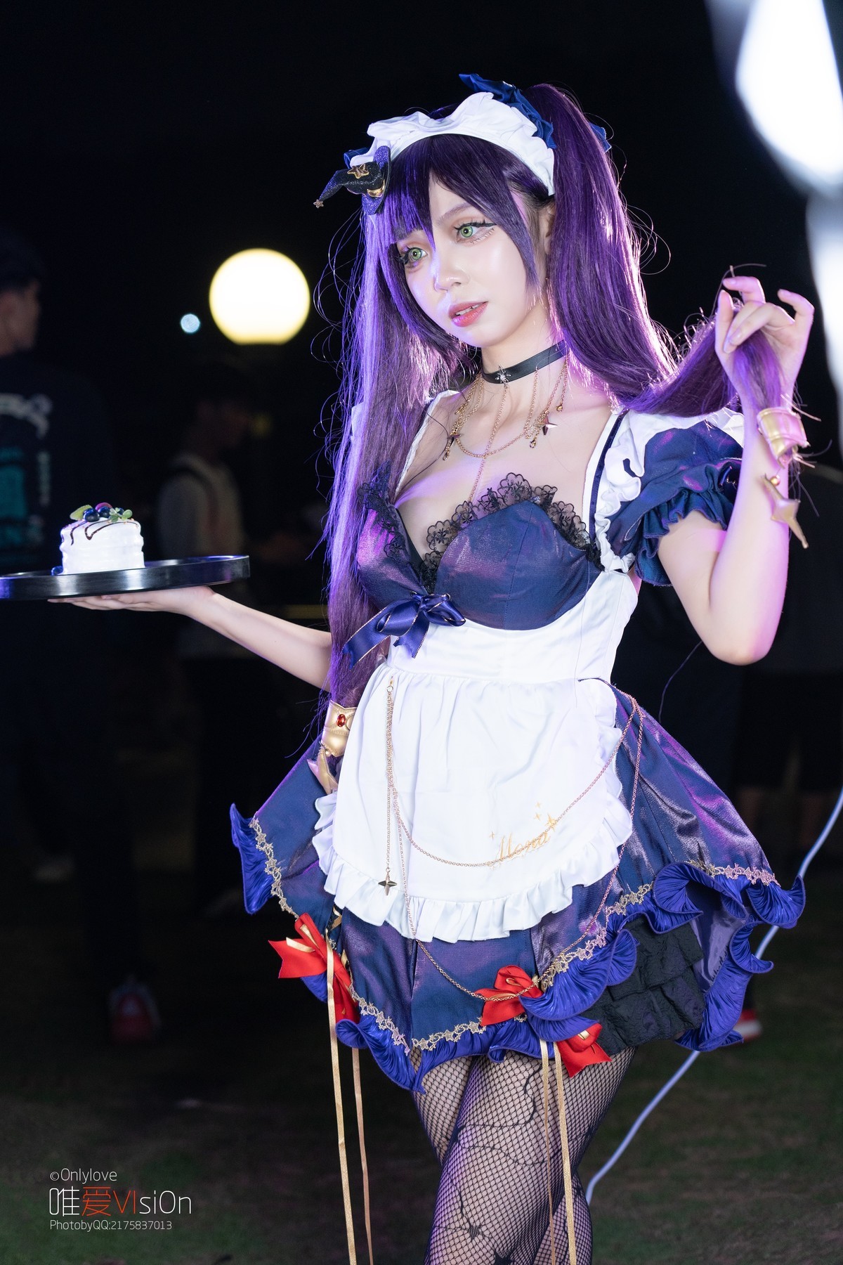 【女仆莫娜】-主人，想吃蛋糕还是我！