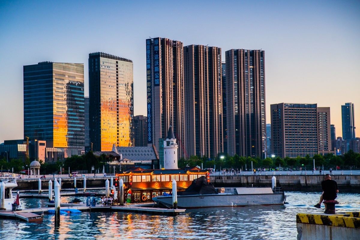 家乡的那片海------东港之夜