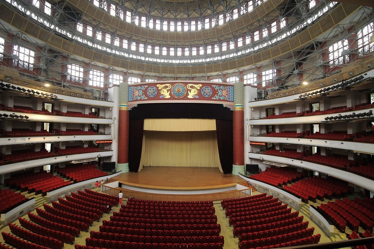 雄伟的重庆人民大礼堂