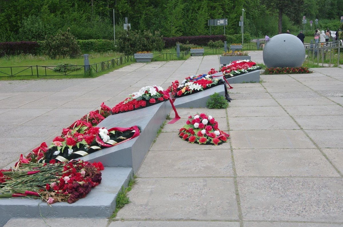 圣彼得堡拉多加湖畔的纪念碑