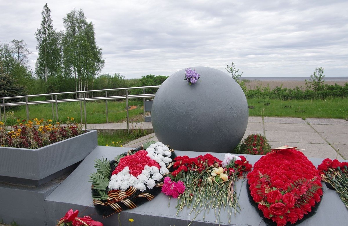 圣彼得堡拉多加湖畔的纪念碑