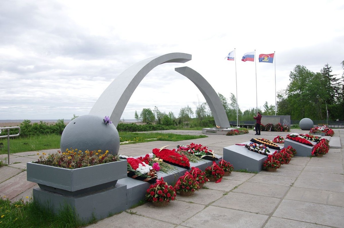 圣彼得堡拉多加湖畔的纪念碑